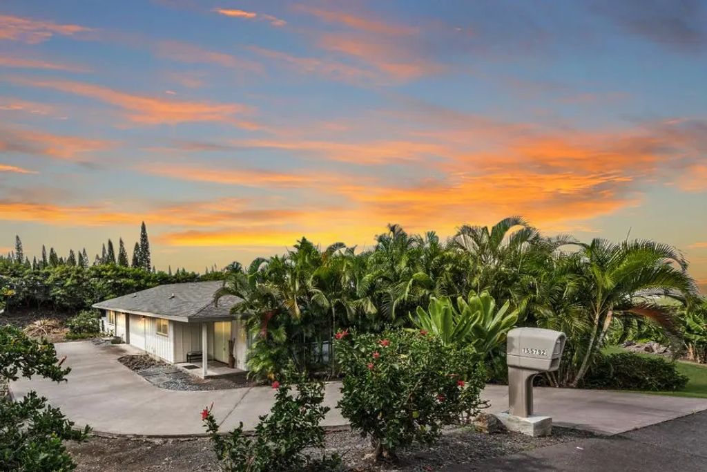 75-5792 Lalo Kawena Pl, Kailua Kona