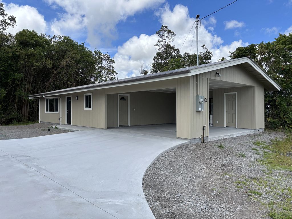 1995 Kaumana Dr, Hilo