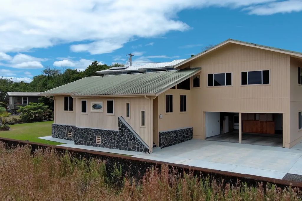 883 Hele Mauna St, Hilo