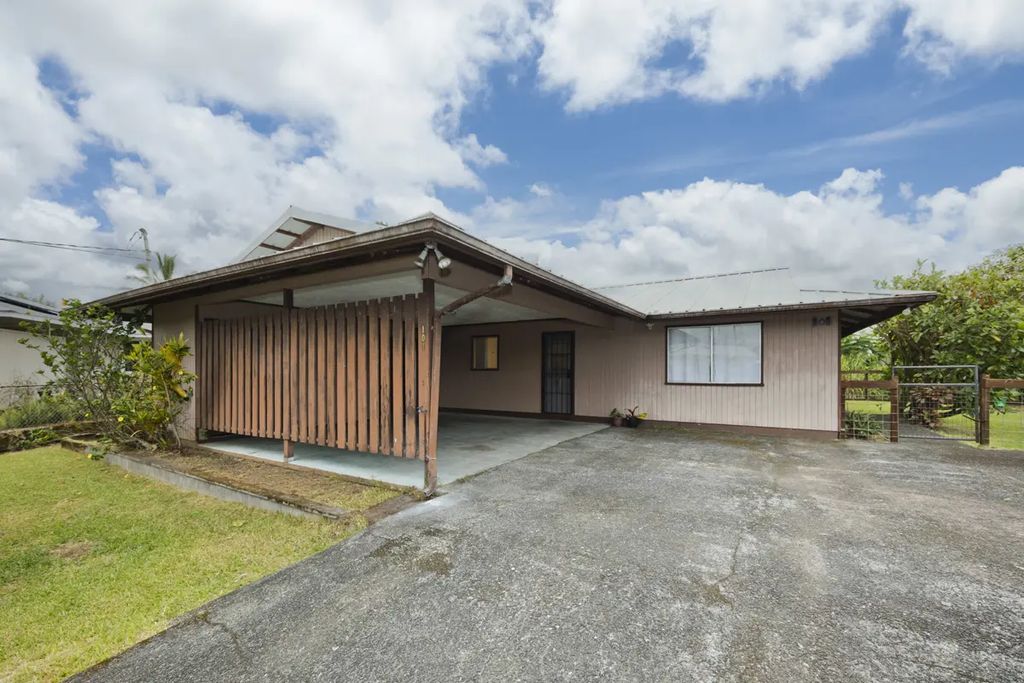 101 Puhili Pl, Hilo