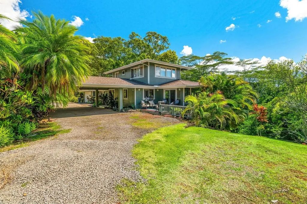4890 Kahiliholo Rd, Kilauea