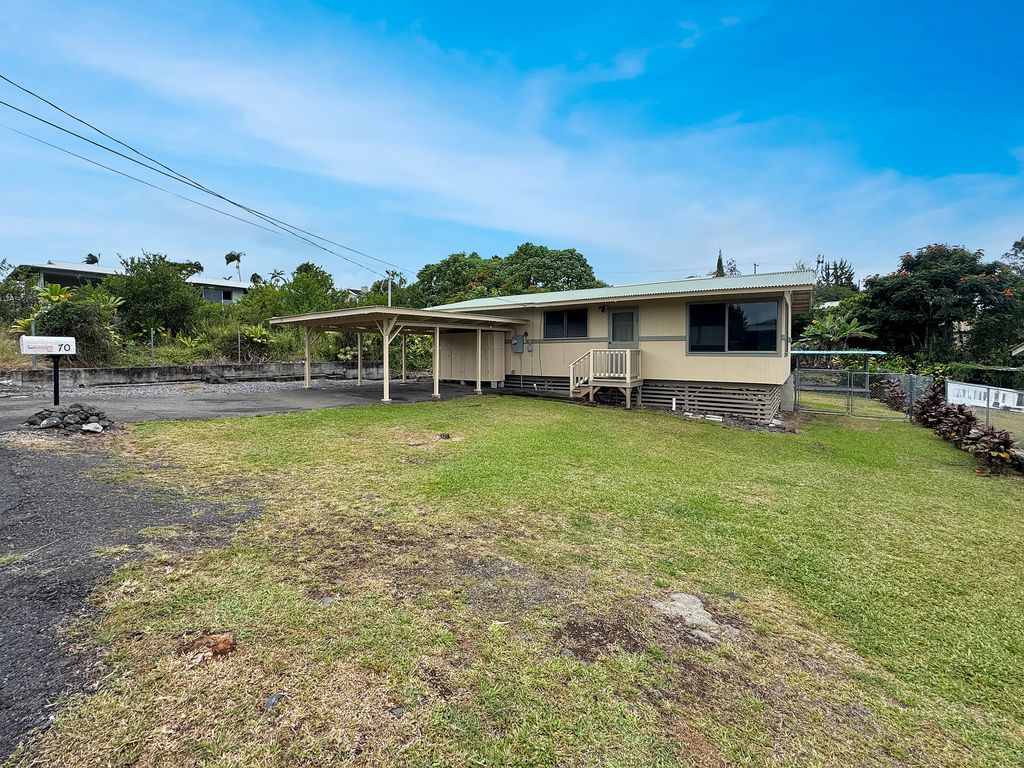 70 Kaikuono St, Hilo