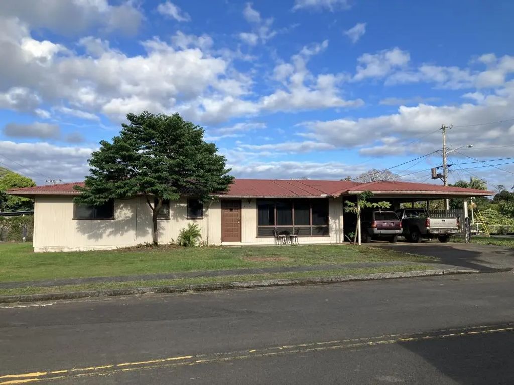 2557 Kinoole St, Hilo