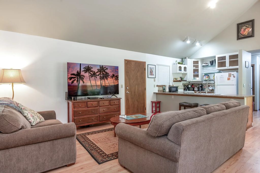 11-3888 Liona St, Volcano