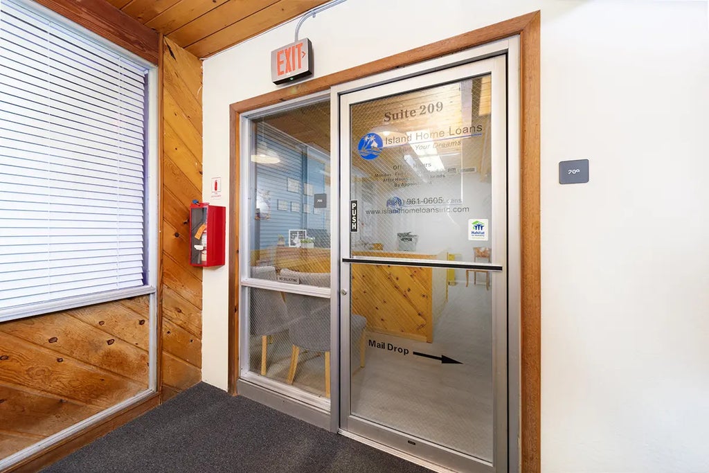 688 Kinoole Street 209, Hilo