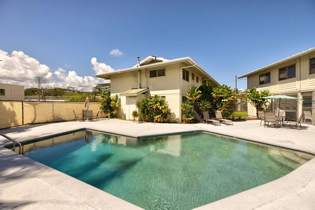 485 Waianuenue Ave 105, Hilo