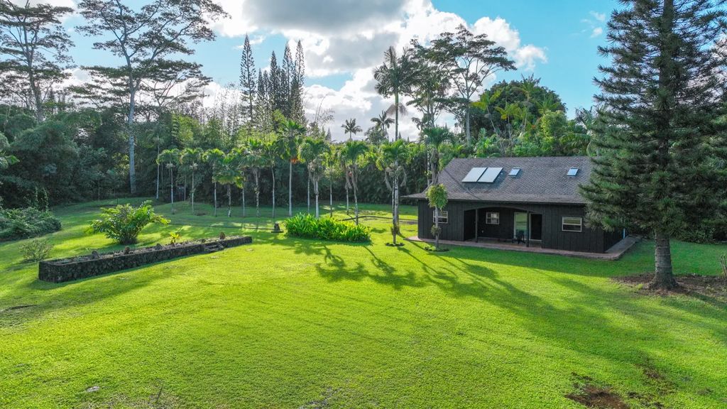 4631 Kahiliholo Rd, Kilauea