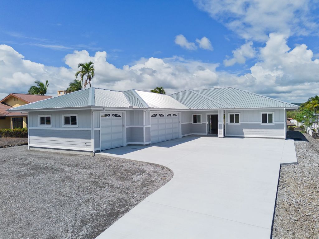 698 Kukuau Street, Hilo