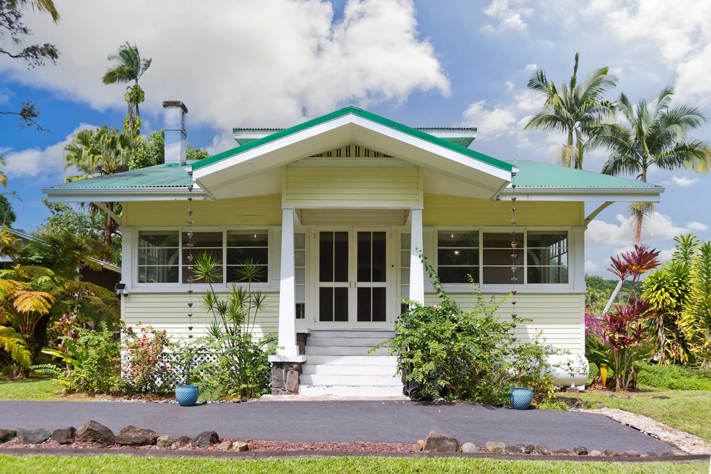 1626 Waianuenue Ave, Hilo
