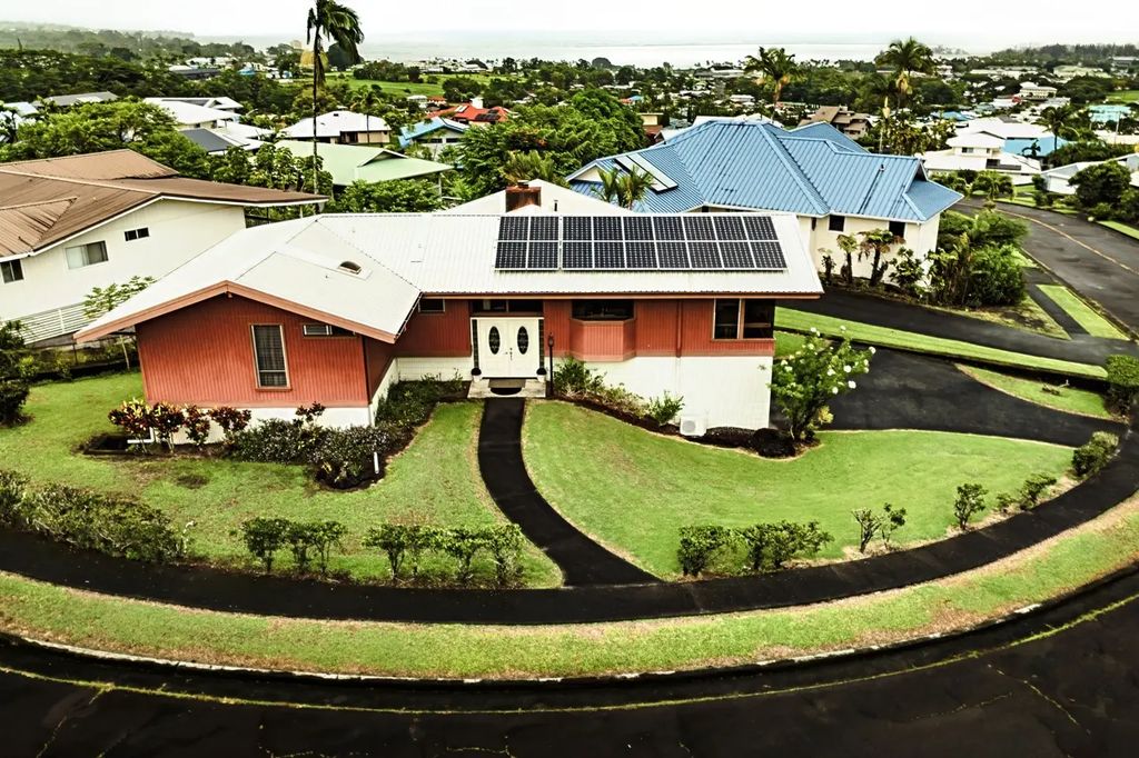511 Kaanini St, Hilo