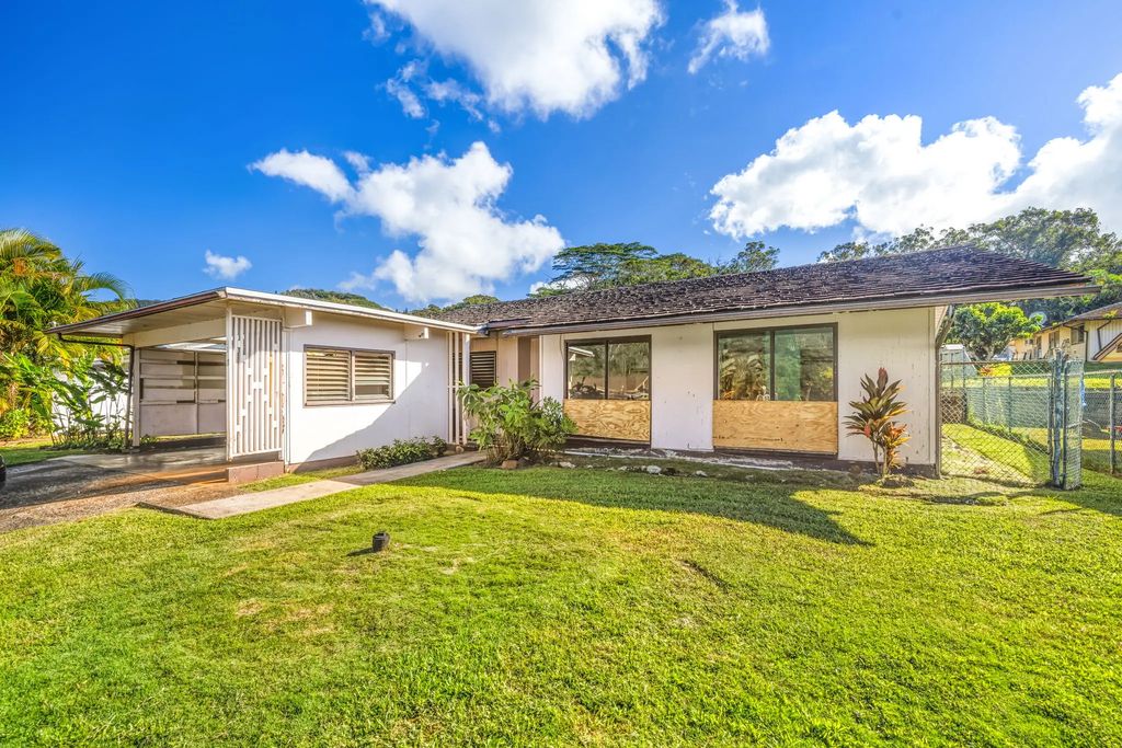 4558 Ehako St, Lawai