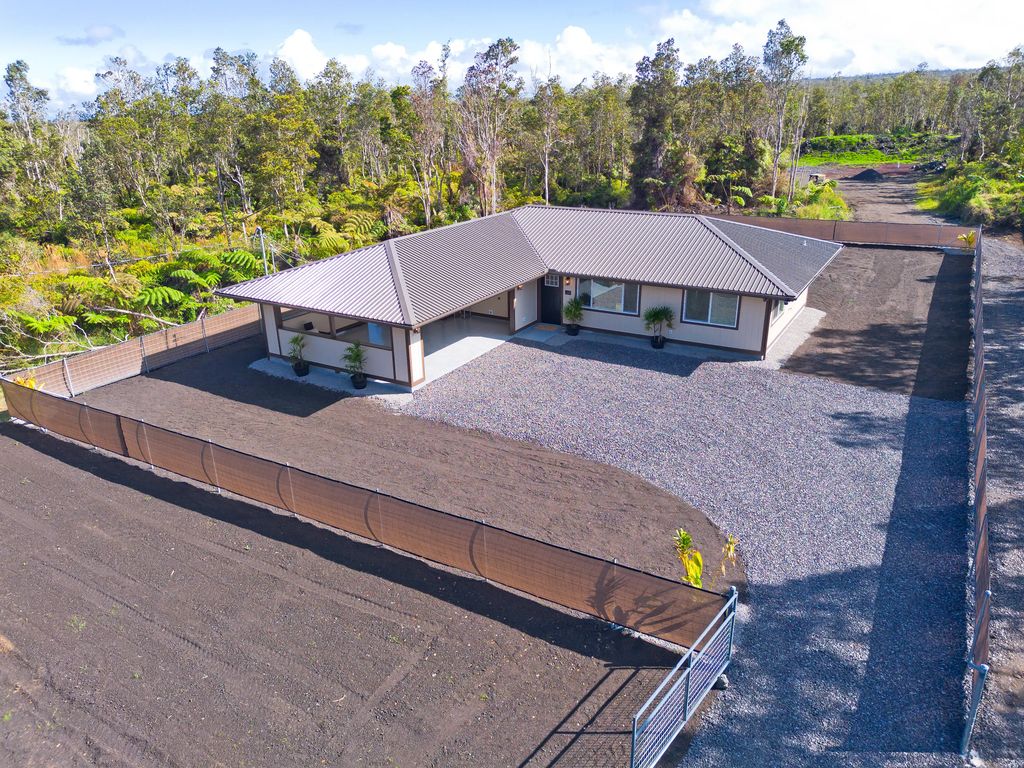 11-3077 Pa Alii St, Volcano