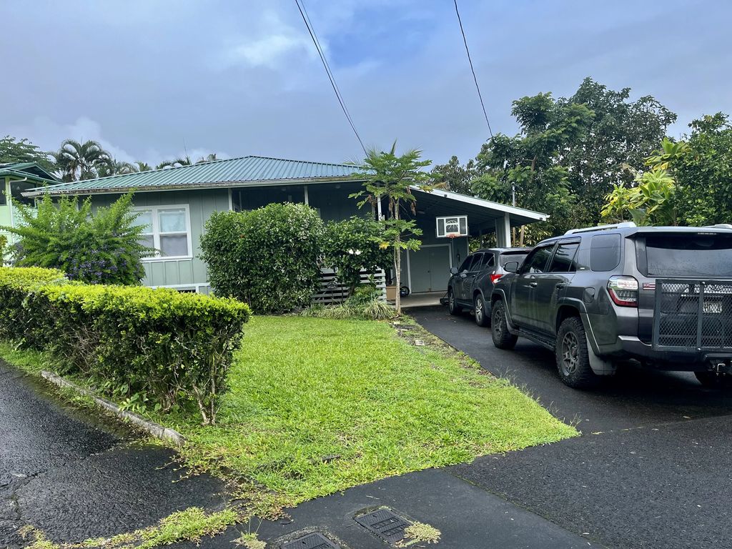 24 Manu Pl, Hilo