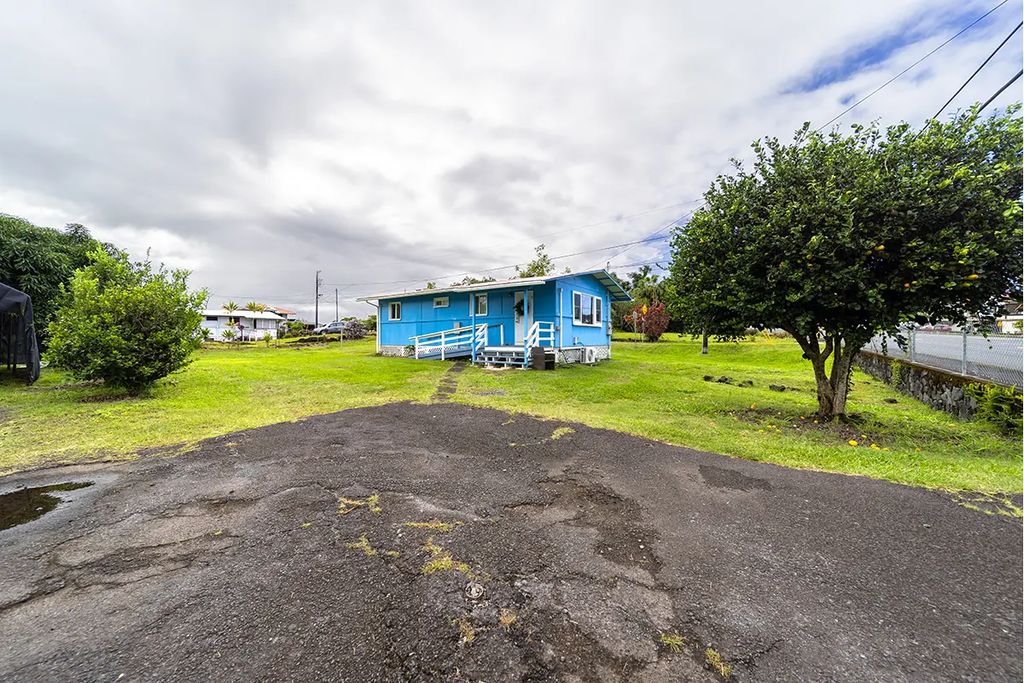 199 Kaumana Dr, Hilo