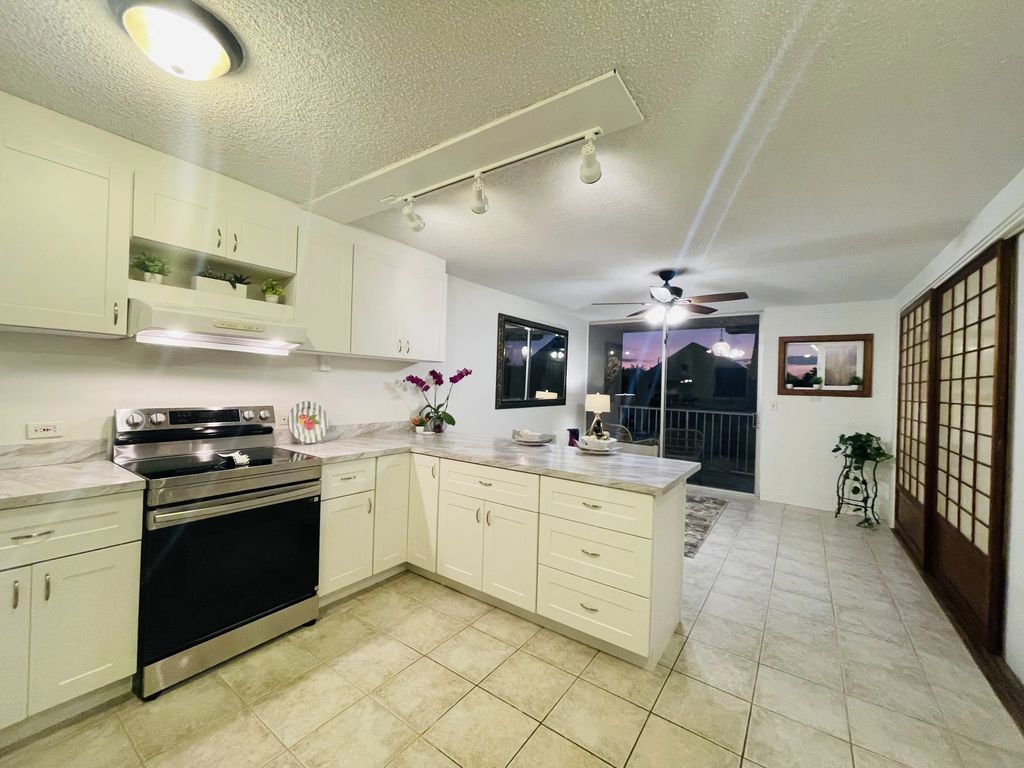 75-5766 Kuakini Highway 104, Kailua-Kona