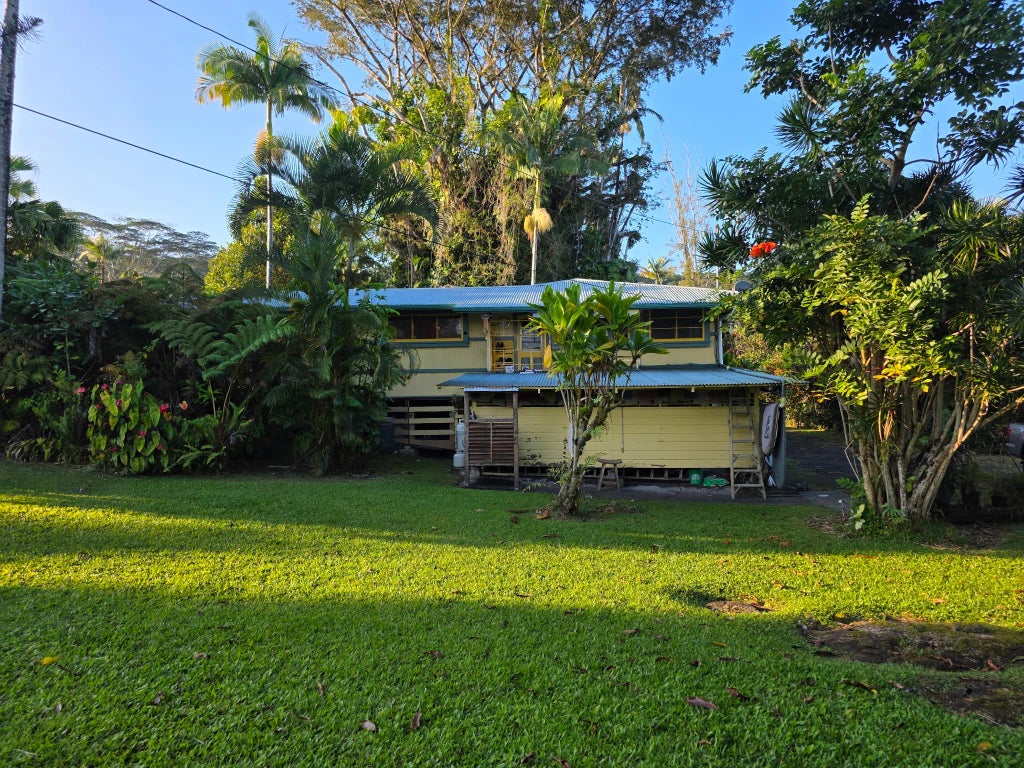1687 Wailuku Dr, Hilo