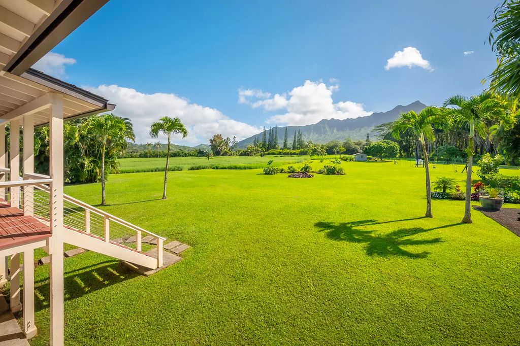 6001 Kahiliholo Rd, Kilauea