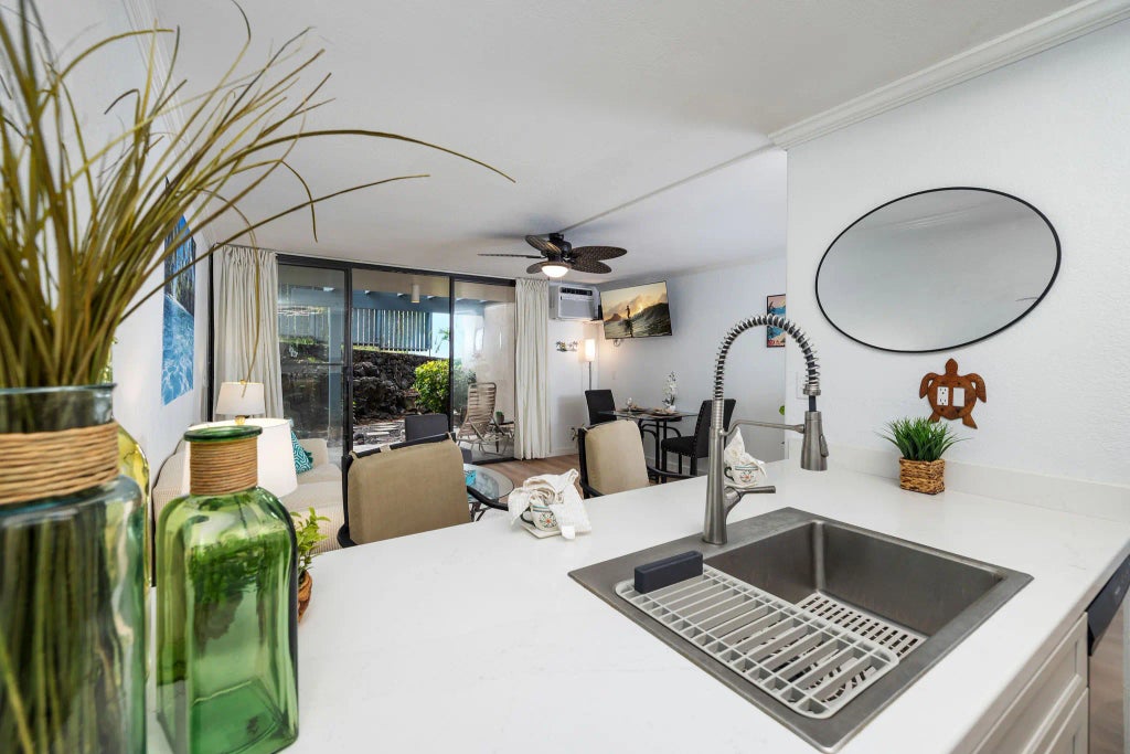 75-5888 Alii Drive B2, Kailua-Kona