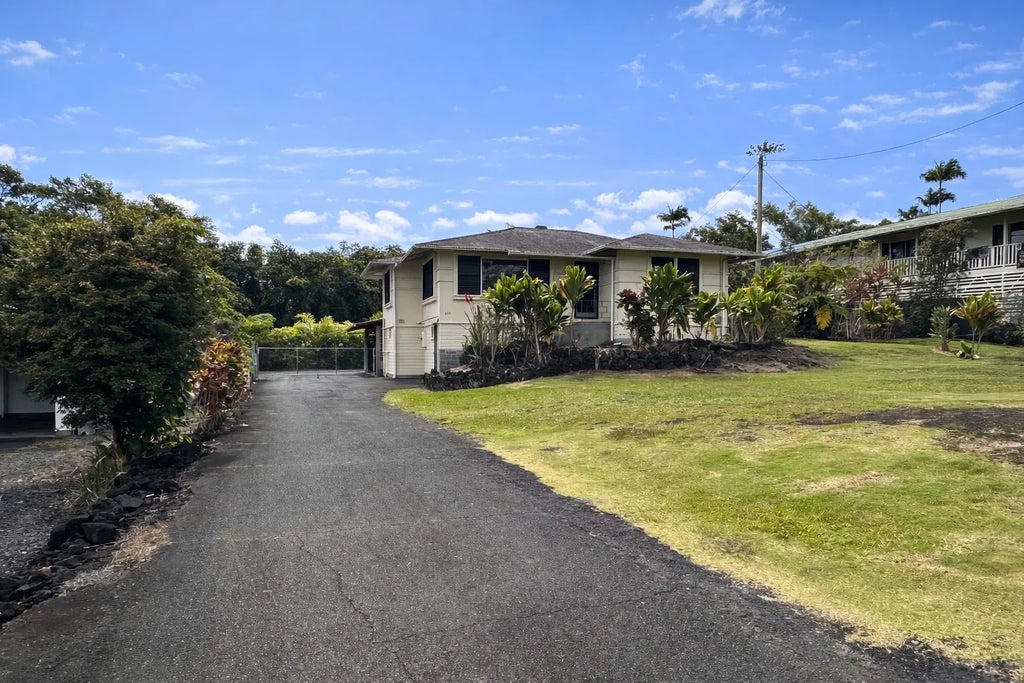 525 Mohouli St, Hilo