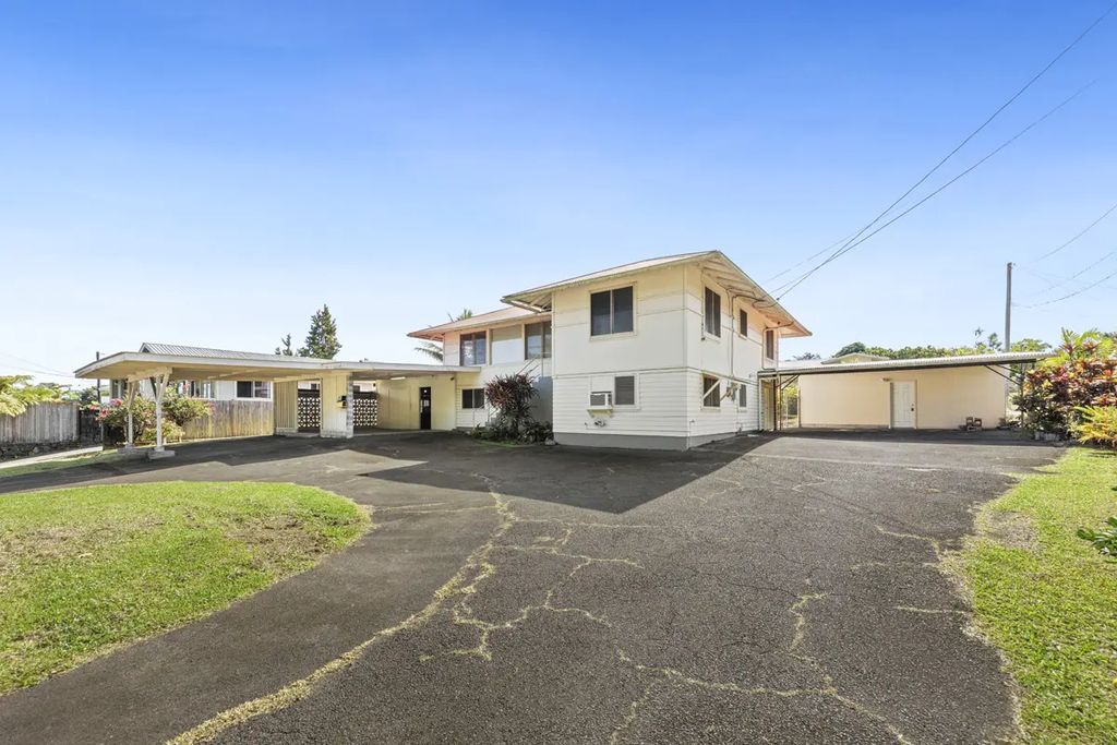 801 Waianuenue Ave, Hilo