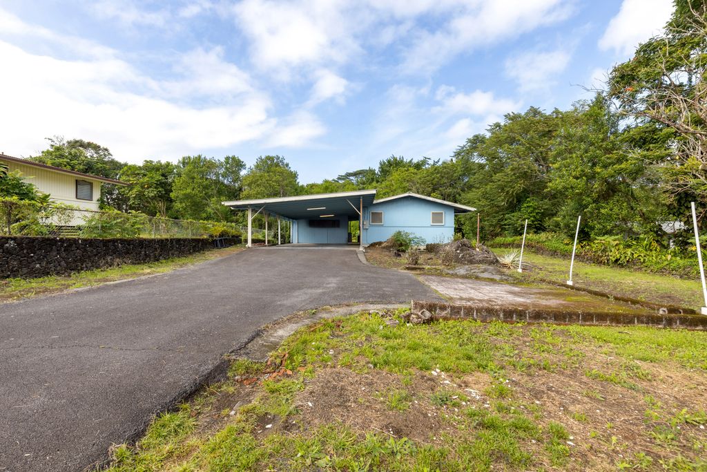 696 Kawailani St, Hilo