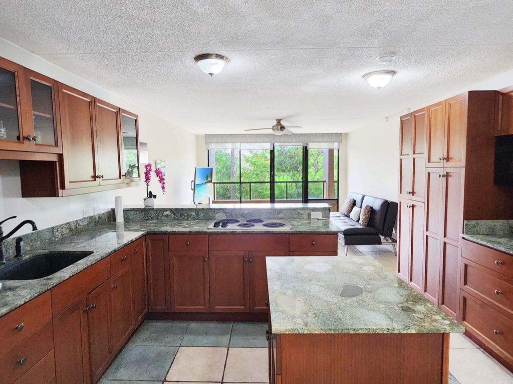 75-5865 Walua Rd C317, Kailua-Kona