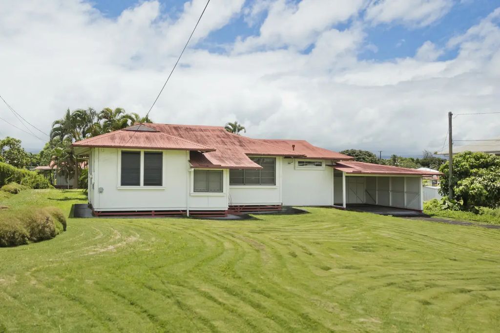 568 Kalanikoa St 2, Hilo