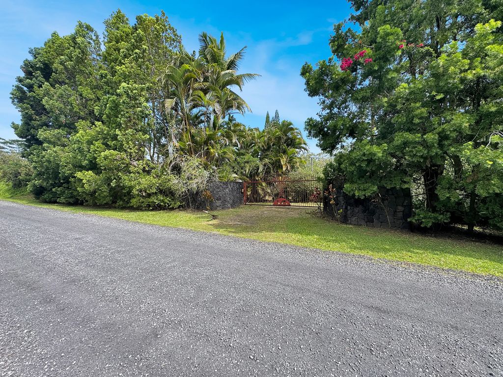 13th Ave, Keaau