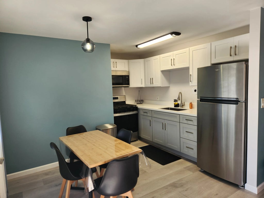 485 Waianuenue Ave 233, Hilo