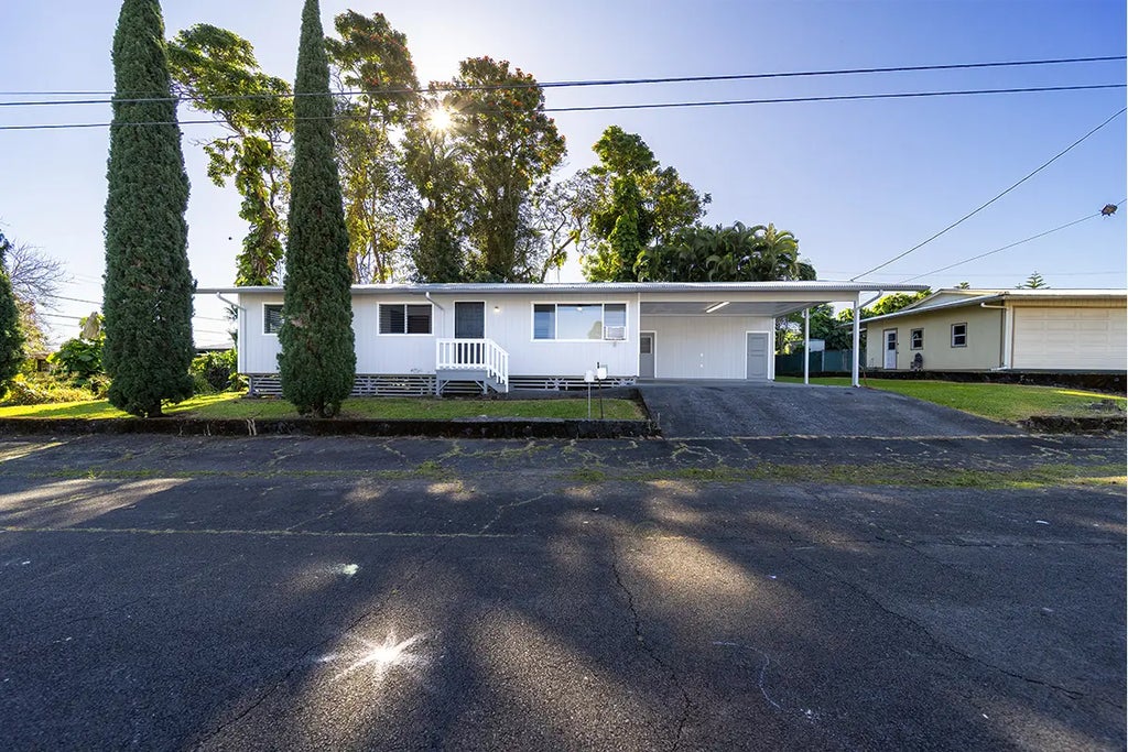 415 Lanikukia Pl, Hilo