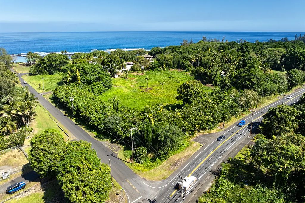 Laehala St, Hilo