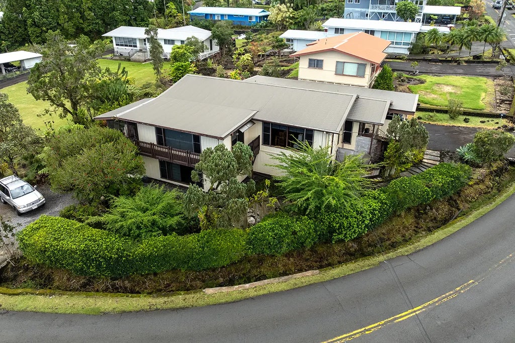 77 Terrace Dr, Hilo