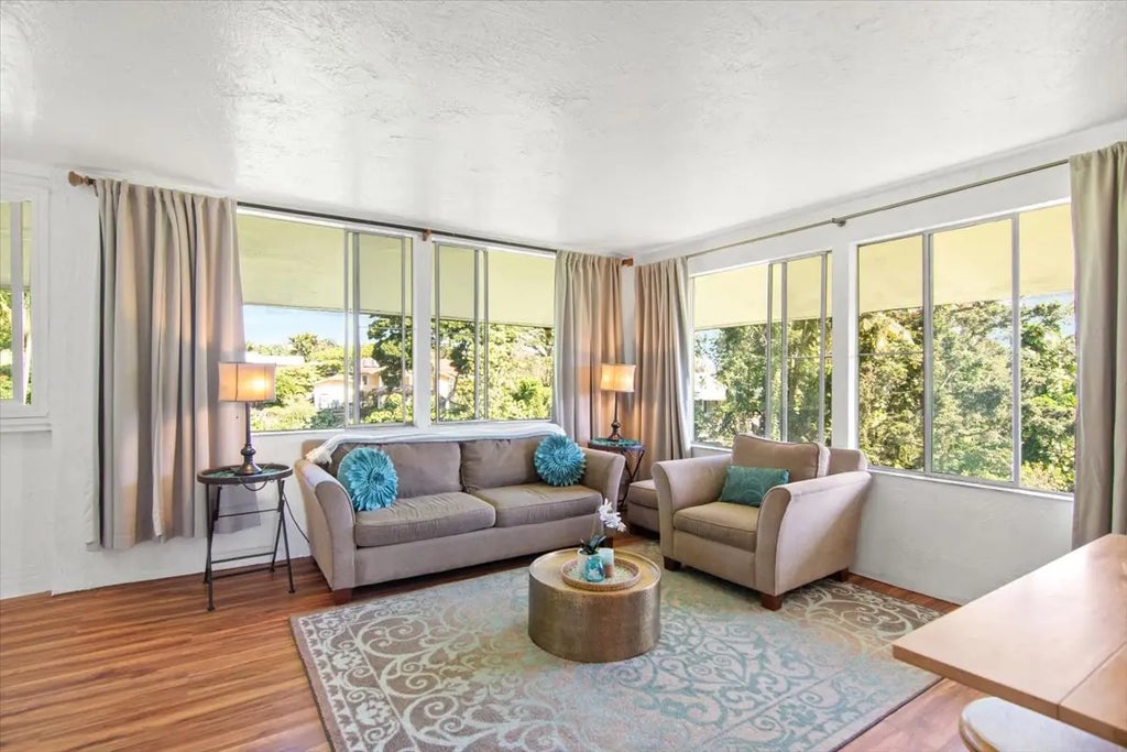 360 Kauila St 406, Hilo