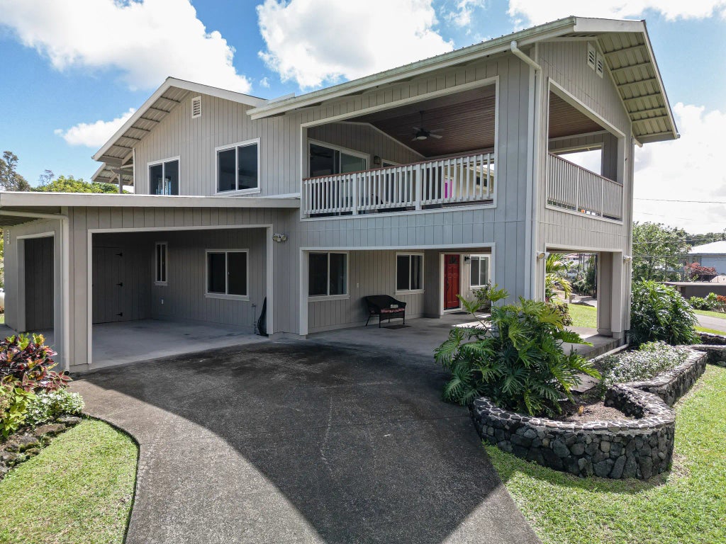 99 Elm Dr, Hilo
