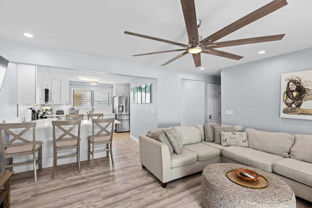 34 Kawili St 15, Hilo