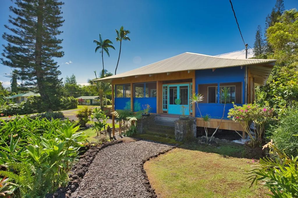 2070 Kalanianaole St, Hilo