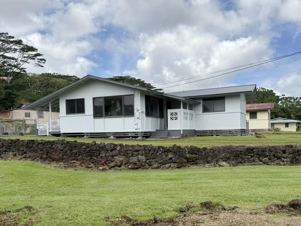 15-3020 Kekauonohi St, Pahoa