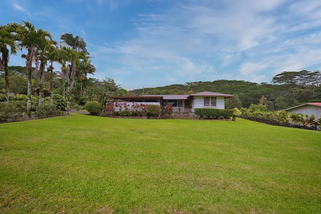 1766 Wailuku Dr, Hilo