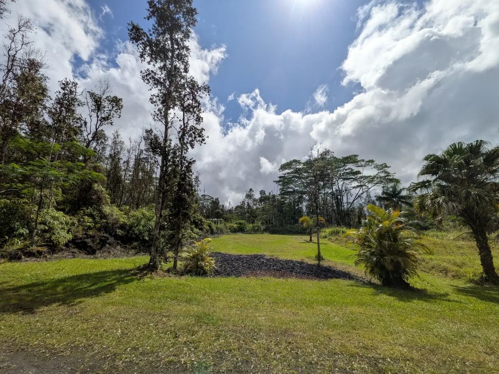 Molokai Rd, Pahoa