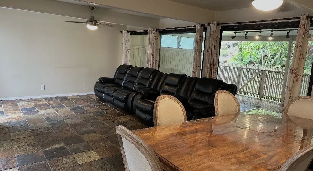 906 Kumukoa St B105, Hilo