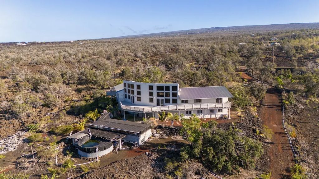 92-8695 Jacaranda Dr, Ocean View