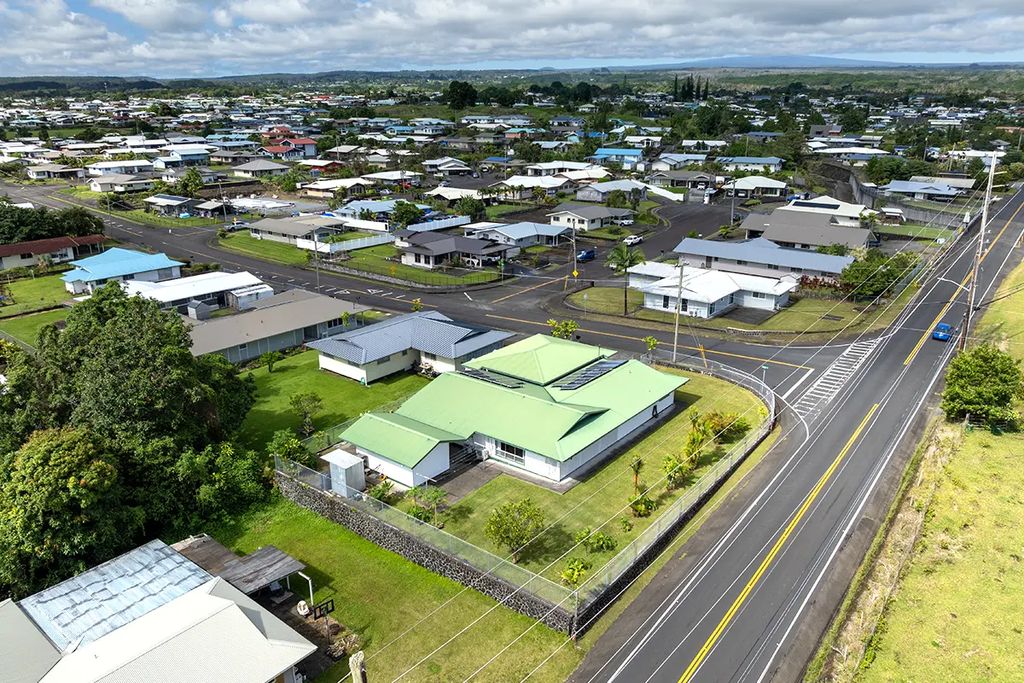 1361 Kikaha St, Hilo