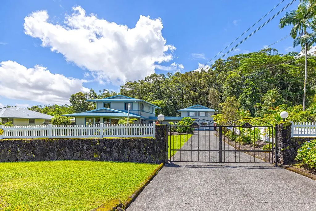 875 Ainako Ave, Hilo