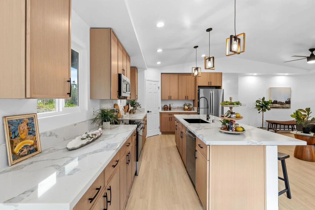 11-3290 Mokuna St, Volcano