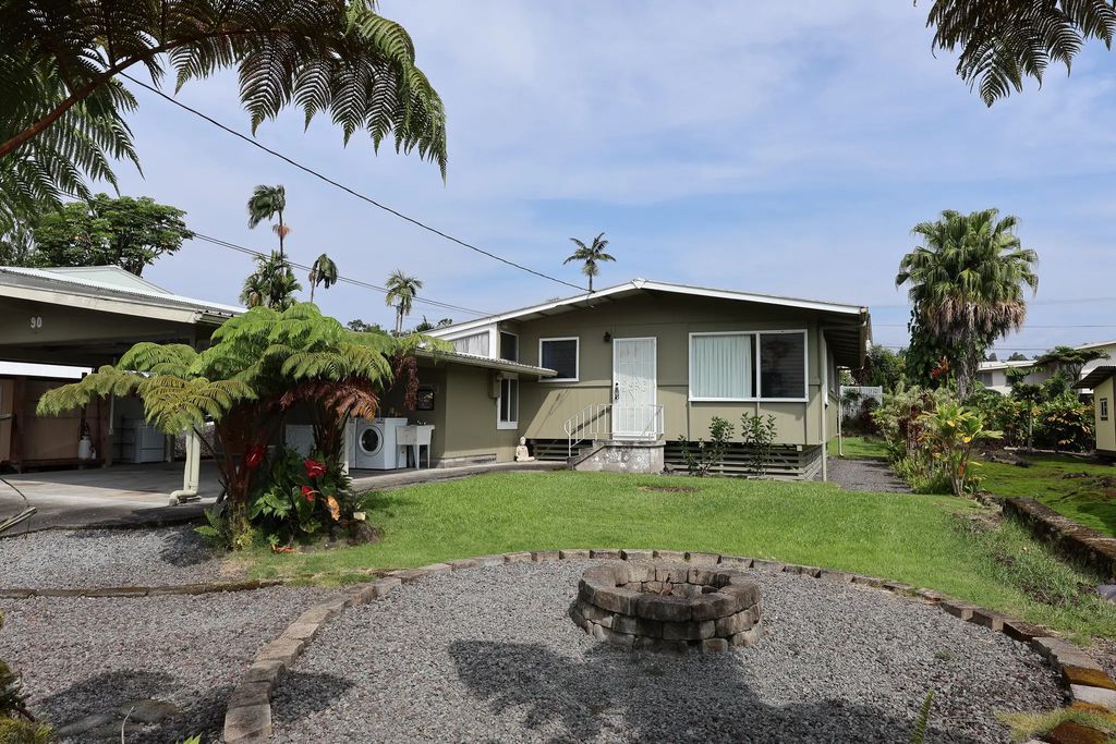 90 Kaikuono St, Hilo