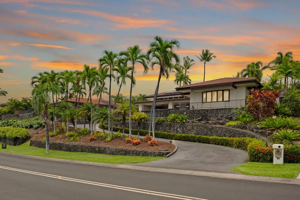 78-6835 Keaupuni St, Kailua Kona