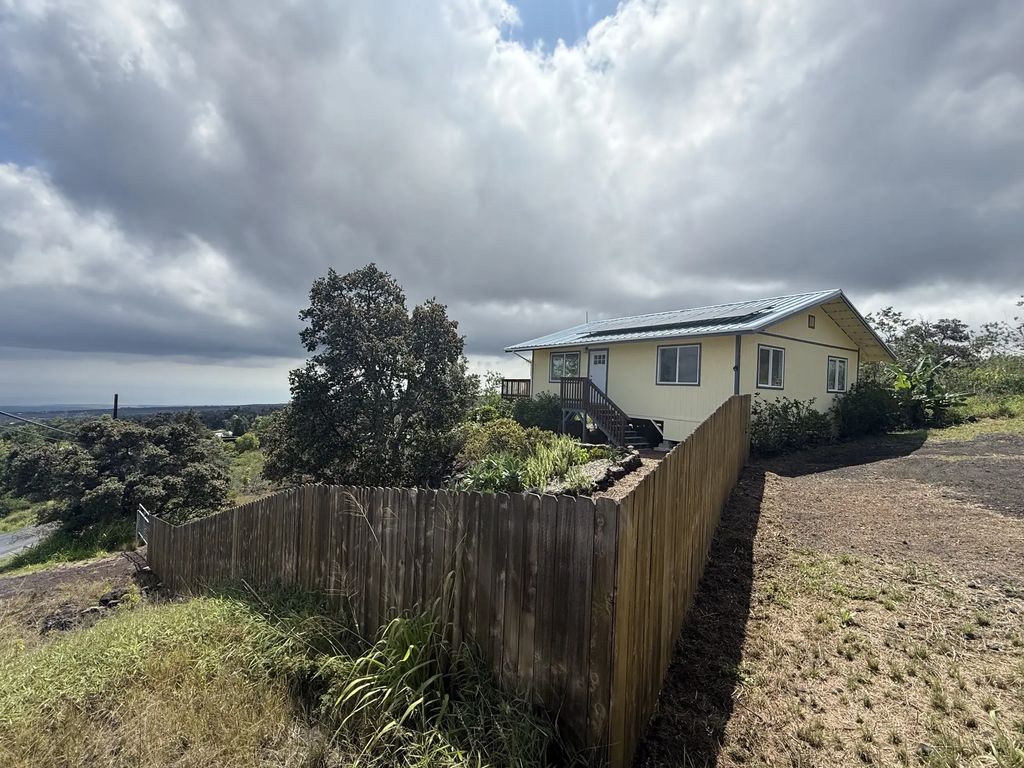 92-8353 Bamboo Ln, Ocean View
