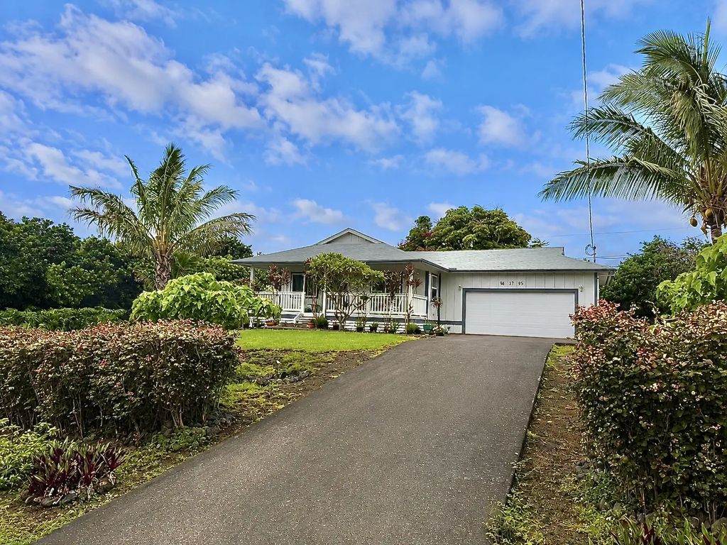 94-1795 Kaulua St, Naalehu