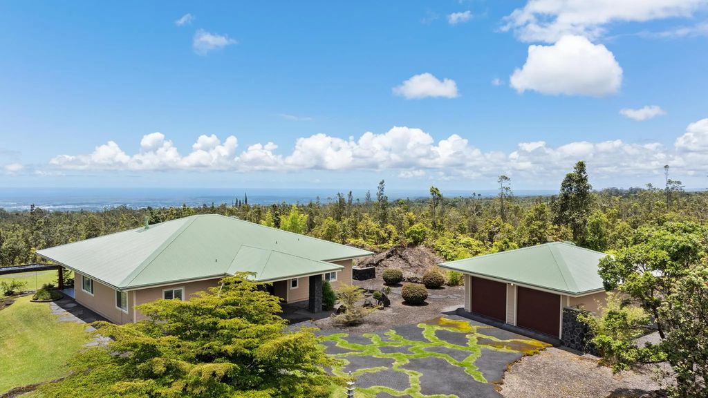 3331 Kaumana Drive, Hilo