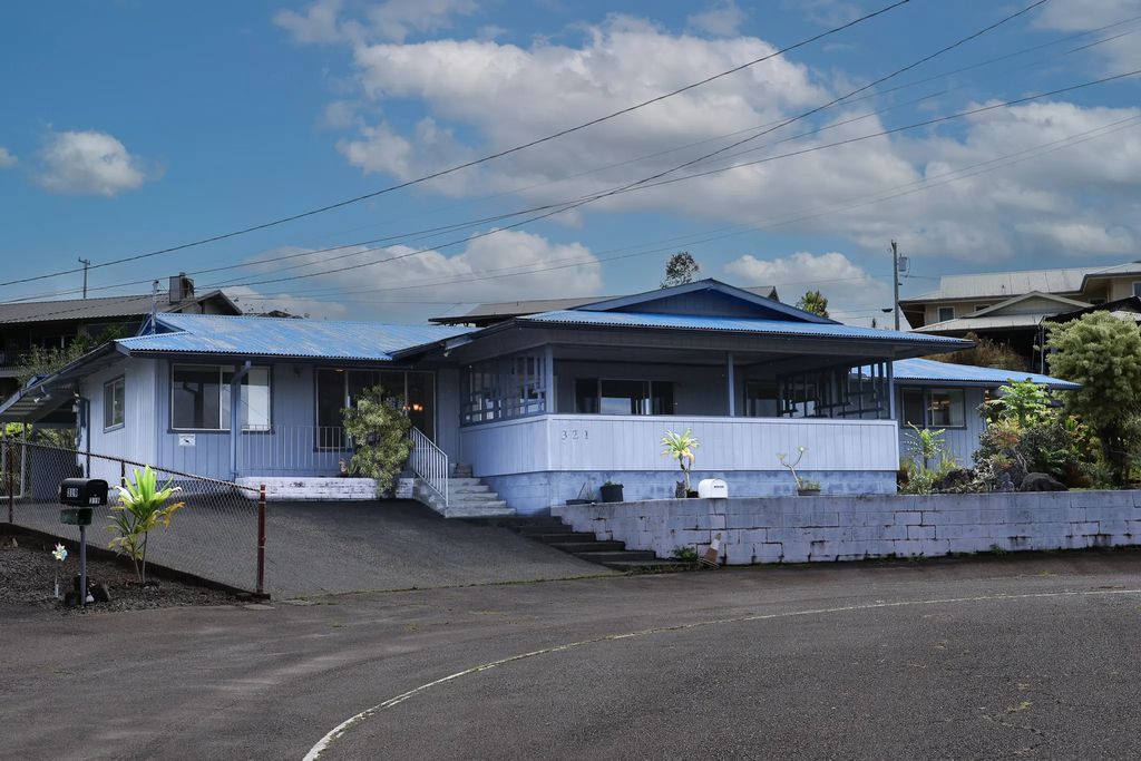321 Pakika Pl, Hilo